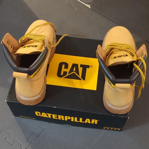 NEW. Caterpillar Second Shift Work Boots - Picture 2 of 8